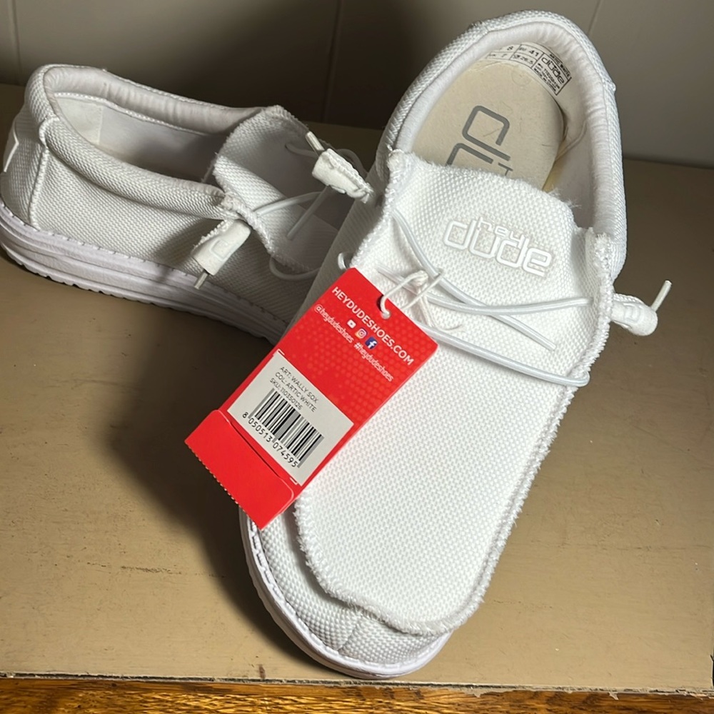 Hey dudes size 8 in men’s